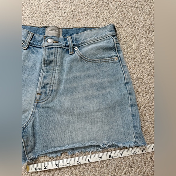 Relaxed 90s Jean Short - Picture 5 of 8